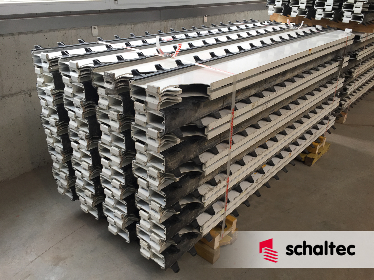 PERI Längsträger SLT 225 used | medium quality