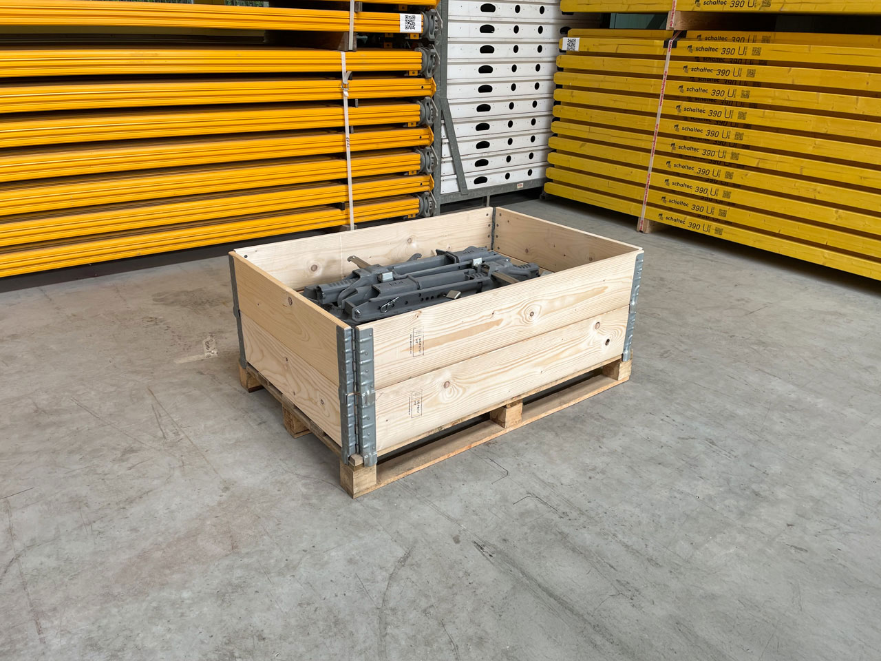 12 Stück PERI Stirnabschalschiene MX15-40 (Paket) 12 Stück PERI Stirnabschalschiene MX15-40 (Paket)